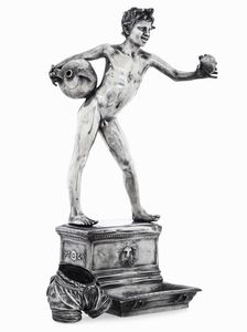 Acquaiolo con pantaloncino. Napoli, XX secolo. Firma incisa Gemito, marchio della Fonderia Gemito Napoli incusso e scritta da Dall'originale prop. del Re di Napoli SM Francesco II Napoli Gemito  - Asta Argenti da Collezione | XX secolo - Associazione Nazionale - Case d'Asta italiane