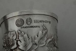 Sei bicchieri e vassoio. Argenteria artistica fiorentina del XX-XXI secolo, argentiere Brandimarte  - Asta Argenti da Collezione | XX secolo - Associazione Nazionale - Case d'Asta italiane