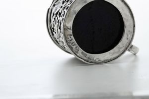 Mostardiera. Londra, seconda metà del XVIII secolo. Argentiere Esther Bateman  - Asta Argenti da Collezione | XX secolo - Associazione Nazionale - Case d'Asta italiane