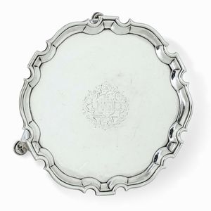 Salver. Londra 1733. Argentiere Robert Abercromby  - Asta Argenti da Collezione | XX secolo - Associazione Nazionale - Case d'Asta italiane