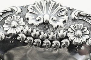 Centrotavola. Birmingham, 1905. Marchio dell'argentiere parziale di difficile lettura  - Asta Argenti da Collezione | XX secolo - Associazione Nazionale - Case d'Asta italiane