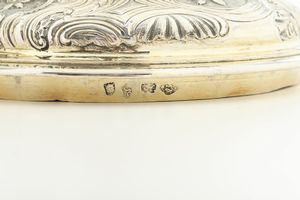 Coppa. Londra, 1742. Marchio dell'argentiere A V con stella e punto (non identificato)  - Asta Argenti da Collezione | XX secolo - Associazione Nazionale - Case d'Asta italiane