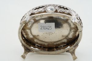 Coppia di saliere. Probabilmente Germania XVIII-XIX secolo  - Asta Argenti da Collezione | XX secolo - Associazione Nazionale - Case d'Asta italiane