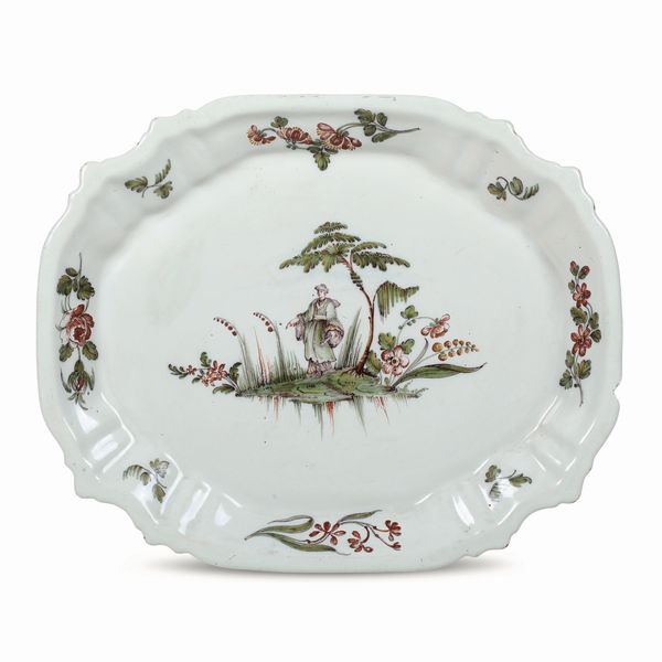 Vassoio<BR>Veneto (Treviso, manifattura Rossi ?), 1780 circa<BR><BR>  - Asta Maioliche, Porcellane e Figure Venete di un Collezionista Veneziano - Associazione Nazionale - Case d'Asta italiane