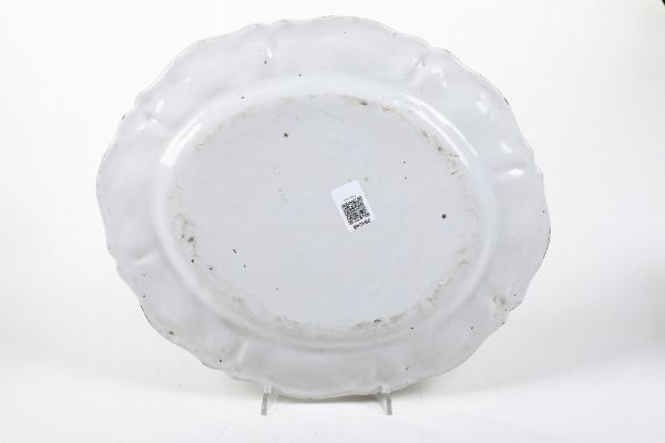 Piatto ovale<BR>Treviso, manifattura Fiera di Rossi-Ruberti, 1770- 1778<BR>  - Asta Maioliche, Porcellane e Figure Venete di un Collezionista Veneziano - Associazione Nazionale - Case d'Asta italiane