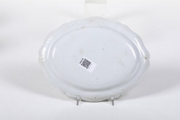 Piatto ovale<BR>Emilia (Real Fabbrica di Parma?), 1770-1785<BR>  - Asta Maioliche, Porcellane e Figure Venete di un Collezionista Veneziano - Associazione Nazionale - Case d'Asta italiane