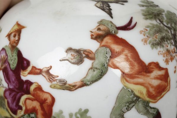 Teiera<BR>Venezia, Manifattura Vezzi, 1725 circa<BR>  - Asta Maioliche, Porcellane e Figure Venete di un Collezionista Veneziano - Associazione Nazionale - Case d'Asta italiane