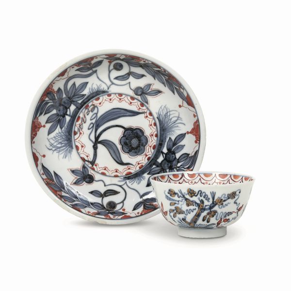 Una tazza e un piattino<BR>Venezia, Manifattura Vezzi, 1724 circa<BR>  - Asta Maioliche, Porcellane e Figure Venete di un Collezionista Veneziano - Associazione Nazionale - Case d'Asta italiane