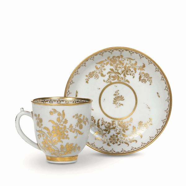 Tazza con piattino<BR>Venezia, Manifattura Cozzi, 1770 circa<BR>  - Asta Maioliche, Porcellane e Figure Venete di un Collezionista Veneziano - Associazione Nazionale - Case d'Asta italiane