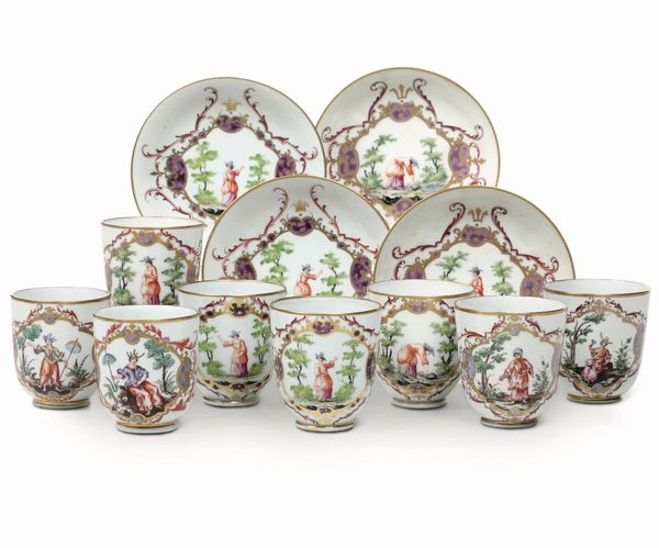 Otto tazze con quattro piattini con decoro �alla sassone�<BR>Venezia, Manifattura Cozzi, 1800 circa e Doccia, Manifattura Ginori, 1770-1780<BR>  - Asta Maioliche, Porcellane e Figure Venete di un Collezionista Veneziano - Associazione Nazionale - Case d'Asta italiane