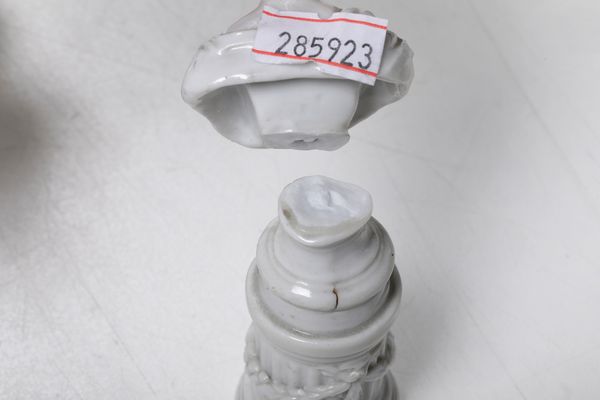 Quattro bustini e cinque vasetti su colonne<BR>Nove, Manifattura Antonibon, 1770-1780 circa<BR>  - Asta Maioliche, Porcellane e Figure Venete di un Collezionista Veneziano - Associazione Nazionale - Case d'Asta italiane