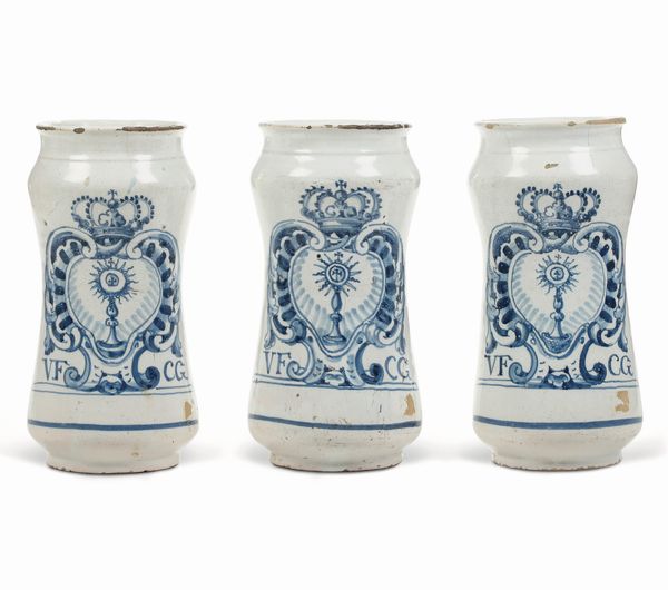 Tre albarelli<BR>Spagna, Talavera, XVIII secolo<BR>  - Asta Maioliche, Porcellane e Figure Venete di un Collezionista Veneziano - Associazione Nazionale - Case d'Asta italiane