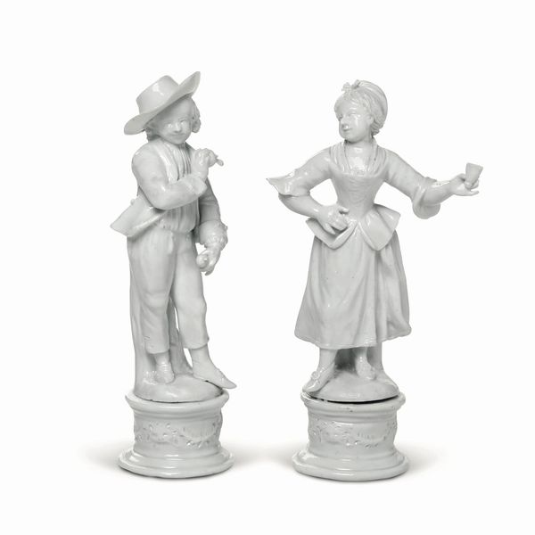 Coppia di figurine<BR>Nove, Manifattura Antonibon, gestione Parolin, 1781-1802<BR>Modello di Domenico Bosello<BR> <BR>  - Asta Maioliche, Porcellane e Figure Venete di un Collezionista Veneziano - Associazione Nazionale - Case d'Asta italiane