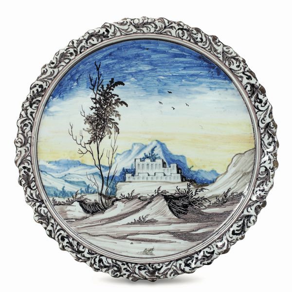 Alzata<BR>Pavia, fine del XVII - inizio del XVIII secolo<BR>  - Asta Maioliche, Porcellane e Figure Venete di un Collezionista Veneziano - Associazione Nazionale - Case d'Asta italiane