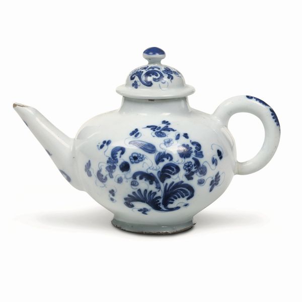 Teiera<BR>Nove, Manifattura Antonibon, 1765-1770 circa  - Asta Maioliche, Porcellane e Figure Venete di un Collezionista Veneziano - Associazione Nazionale - Case d'Asta italiane