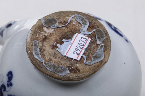 Teiera<BR>Nove, Manifattura Antonibon, 1765-1770 circa  - Asta Maioliche, Porcellane e Figure Venete di un Collezionista Veneziano - Associazione Nazionale - Case d'Asta italiane