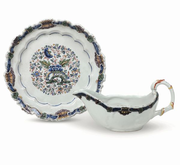 Una salsiera e un piatto<BR>Nove, Manifattura Pasquale Antonibon, prima met� del XVIII secolo  - Asta Maioliche, Porcellane e Figure Venete di un Collezionista Veneziano - Associazione Nazionale - Case d'Asta italiane