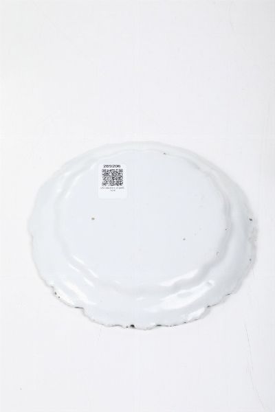 Una salsiera e un piatto<BR>Nove, Manifattura Pasquale Antonibon, prima met� del XVIII secolo  - Asta Maioliche, Porcellane e Figure Venete di un Collezionista Veneziano - Associazione Nazionale - Case d'Asta italiane