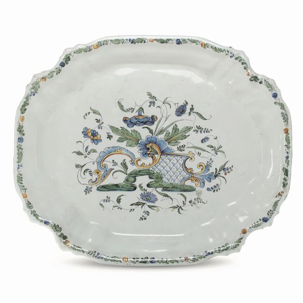Piccolo vassoio<BR>Nove, Manifattura Antonibon, seconda met� del XVIII secolo<BR>  - Asta Maioliche, Porcellane e Figure Venete di un Collezionista Veneziano - Associazione Nazionale - Case d'Asta italiane