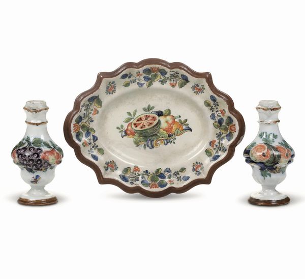 Un vassoietto e due oliere<BR>Nove, Manifattura Antonibon, 1750 circa<BR>  - Asta Maioliche, Porcellane e Figure Venete di un Collezionista Veneziano - Associazione Nazionale - Case d'Asta italiane