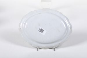 Piatto ovale<BR>Emilia (Real Fabbrica di Parma?), 1770-1785<BR>  - Asta Maioliche, Porcellane e Figure Venete di un Collezionista Veneziano - Associazione Nazionale - Case d'Asta italiane