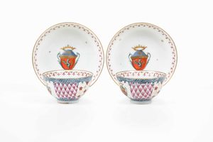 Coppia di tazze con piattino<BR>Nove, Manifattura di Pasquale Antonibon, 1770 circa<BR>  - Asta Maioliche, Porcellane e Figure Venete di un Collezionista Veneziano - Associazione Nazionale - Case d'Asta italiane