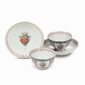 Coppia di tazze con piattino<BR>Nove, Manifattura di Pasquale Antonibon, 1770 circa<BR>  - Asta Maioliche, Porcellane e Figure Venete di un Collezionista Veneziano - Associazione Nazionale - Case d'Asta italiane