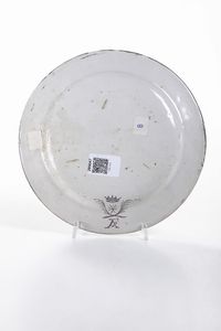 Piatto <BR>Pavia, Manifattura Rampini, pittori Africa, 1690-1700 circa<BR>  - Asta Maioliche, Porcellane e Figure Venete di un Collezionista Veneziano - Associazione Nazionale - Case d'Asta italiane