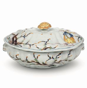 Zuppiera<BR>Savona, seconda met� del XVIII secolo<BR>  - Asta Maioliche, Porcellane e Figure Venete di un Collezionista Veneziano - Associazione Nazionale - Case d'Asta italiane