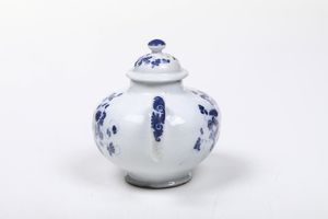 Teiera<BR>Nove, Manifattura Antonibon, 1765-1770 circa  - Asta Maioliche, Porcellane e Figure Venete di un Collezionista Veneziano - Associazione Nazionale - Case d'Asta italiane