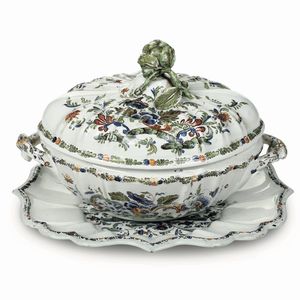 Grande piatto<BR>Nove, Manifattura Antonibon, 1760-1780  - Asta Maioliche, Porcellane e Figure Venete di un Collezionista Veneziano - Associazione Nazionale - Case d'Asta italiane