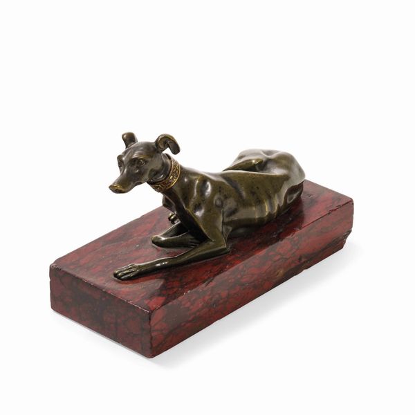 Levriero a riposo. Fonditore neoclassico romano. XVIII-XIX secolo  - Asta Scultura e Oggetti d'Arte - Associazione Nazionale - Case d'Asta italiane