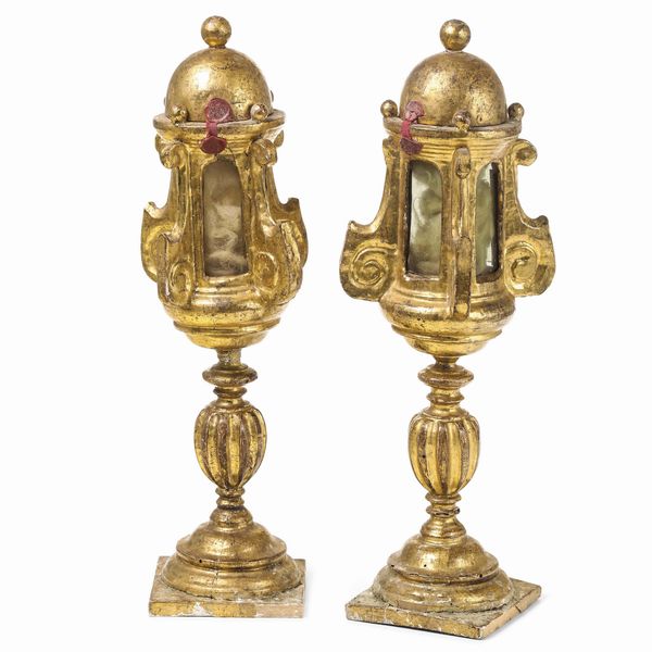 Coppia di reliquiari a foggia architettonica. Arte tardo rinascimentale, fine del XVI secolo  - Asta Scultura e Oggetti d'Arte - Associazione Nazionale - Case d'Asta italiane