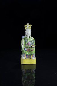 SCULTURA - Figura di dignitario in porcellana Famiglia Rosa  Cina  dinastia Qing  XVIII sec H cm 26x10