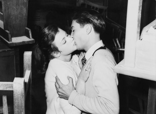 Pierluigi Praturlon : Lorella De Luca e Gabriele Antonini in Padri e figli  - Asta Fotografia - Associazione Nazionale - Case d'Asta italiane