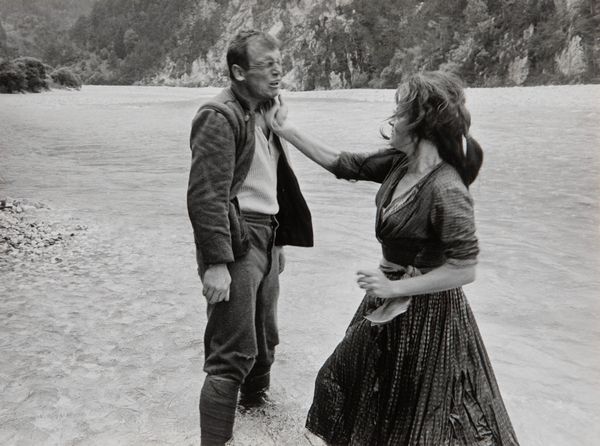 Pierluigi Praturlon : Virna Lisi e Umberto Orsini in La ragazza e il generale  - Asta Fotografia - Associazione Nazionale - Case d'Asta italiane