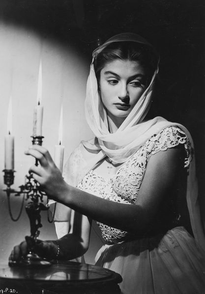 Anonimo : Anouk Aime in Golden Salamander diretto da Ronald Neame  - Asta Fotografia - Associazione Nazionale - Case d'Asta italiane