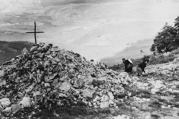 Calogero Cascio : Vallepietra - Festival of the trinity  - Asta Fotografia - Associazione Nazionale - Case d'Asta italiane