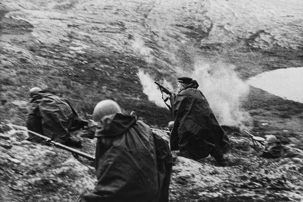 Robert Diament, Attribuito a : All'attacco, flotta settentrionale  - Asta Fotografia - Associazione Nazionale - Case d'Asta italiane