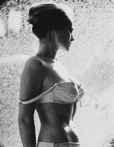 Anonimo - Ursula Andress