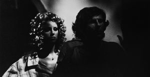 Anonimo : Marcello Mastroianni e Sydne Rome in Che?  - Asta Fotografia - Associazione Nazionale - Case d'Asta italiane