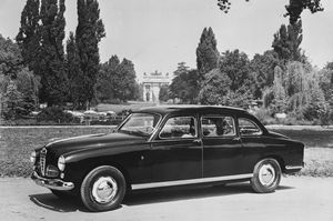 Anonimo - Alfa Romeo 1900, Carrozzeria Colli, 6/7 posti