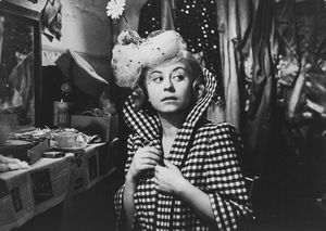 Osvaldo Civirani - Giulietta Masina in Luci del Variet diretto da Alberto Lattuada e Federico Fellini