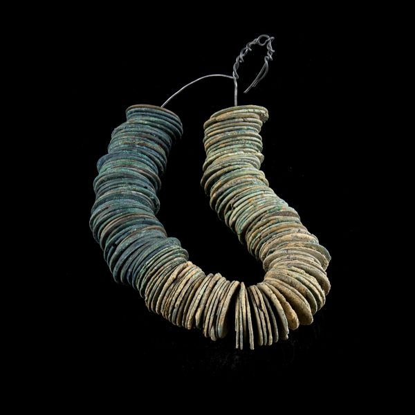 COLLANA DI MONETE  - Asta Arte asiatica e tribale  - Associazione Nazionale - Case d'Asta italiane