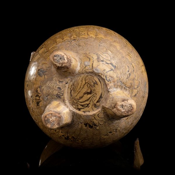 VASETTO TRIPODE IN CERAMICA CON INVETRIATURA MARMORIZZATA  - Asta Arte asiatica e tribale  - Associazione Nazionale - Case d'Asta italiane