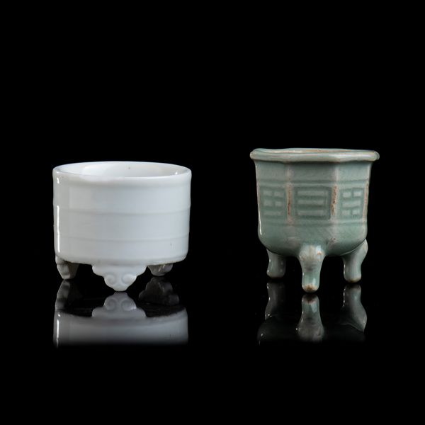 DUE PICCOLI INCENSIERI IN CERAMICA INVETRIATA  - Asta Arte asiatica e tribale  - Associazione Nazionale - Case d'Asta italiane