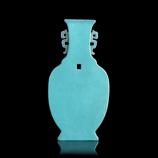 VASO DA MURO IN PORCELLANA CON INVETRIATURA 'ROBIN'S EGG'  - Asta Arte asiatica e tribale  - Associazione Nazionale - Case d'Asta italiane