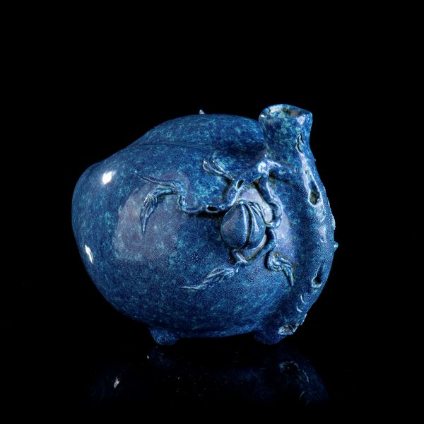 VERSATOIO A FORMA DI PESCA IN PORCELLANA CON INVETRIATURA ROBIN'S EGG  - Asta Arte asiatica e tribale  - Associazione Nazionale - Case d'Asta italiane