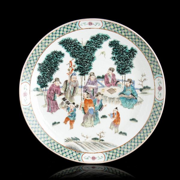 GRANDE PIATTO IN PORCELLANA CON DECORO A SMALTI POLICROMI  - Asta Arte asiatica e tribale  - Associazione Nazionale - Case d'Asta italiane