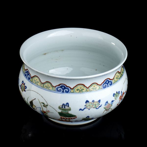 GRANDE BACILE IN PORCELLANA 'FAMIGLIA VERDE'  - Asta Arte asiatica e tribale  - Associazione Nazionale - Case d'Asta italiane